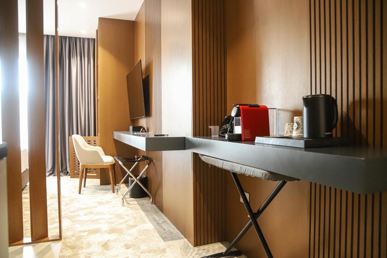 Hotel Urbanin & Tirana